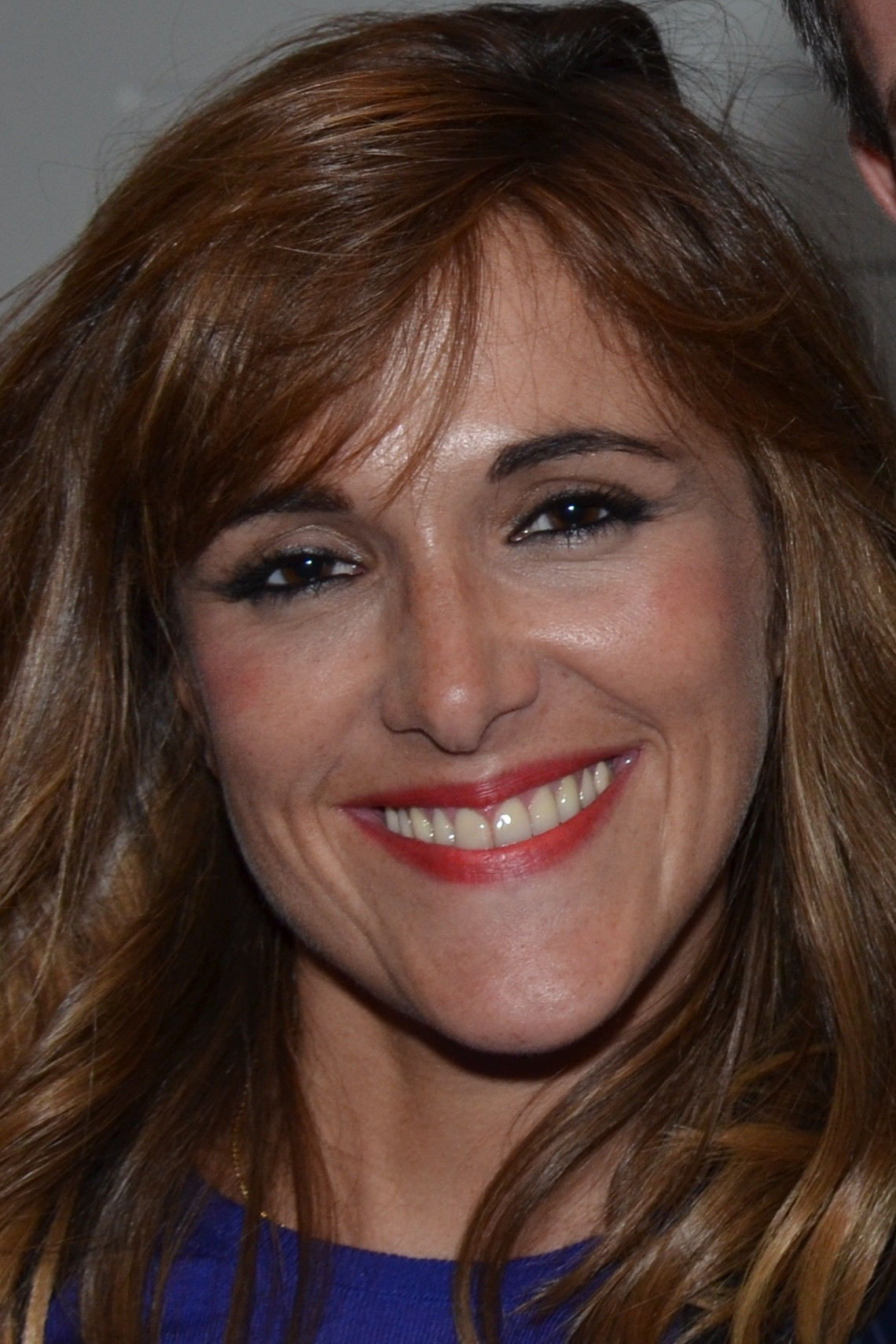 Victoria Bedos backdrop