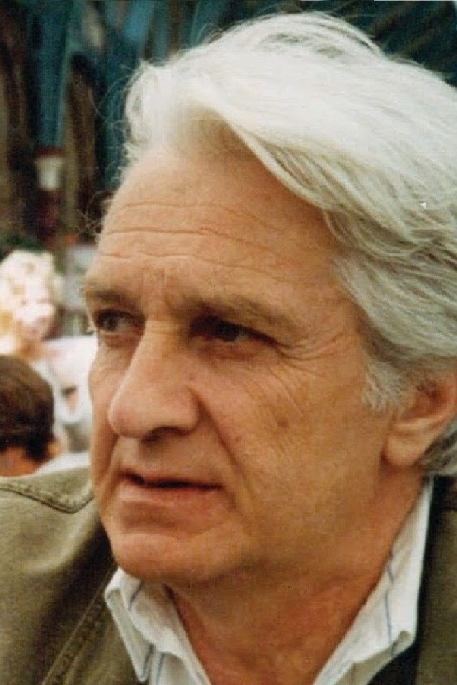 Besim Sahatçiu backdrop