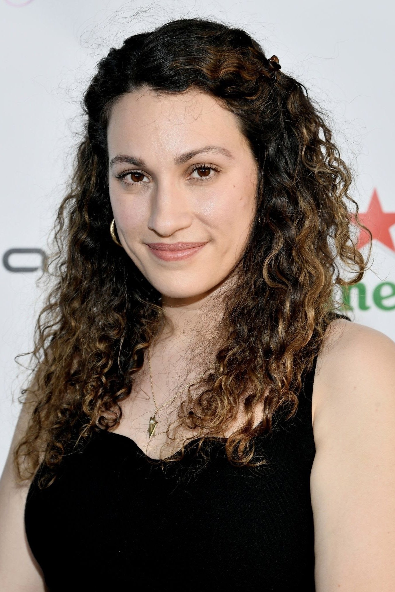 Lizzie Shapiro backdrop