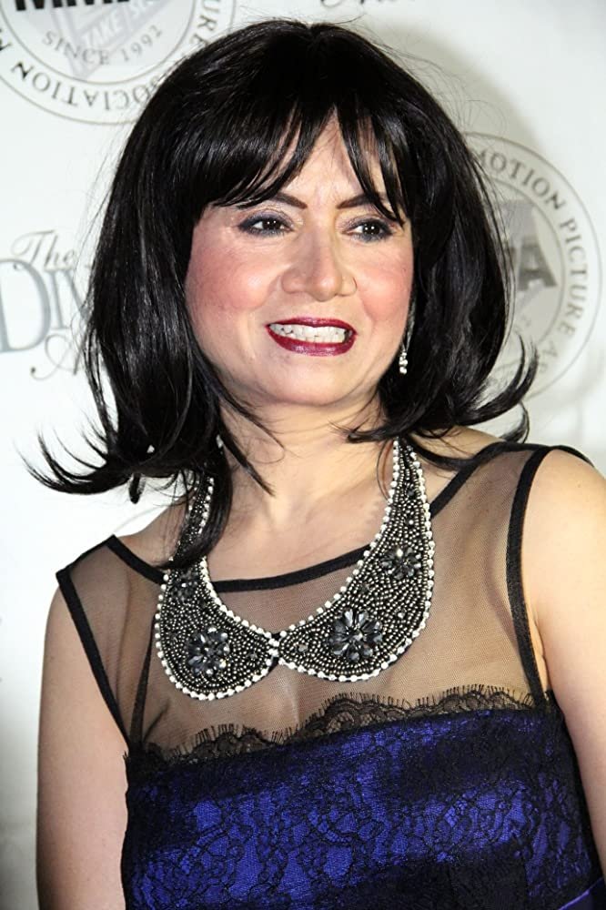 Yeena Fisher backdrop