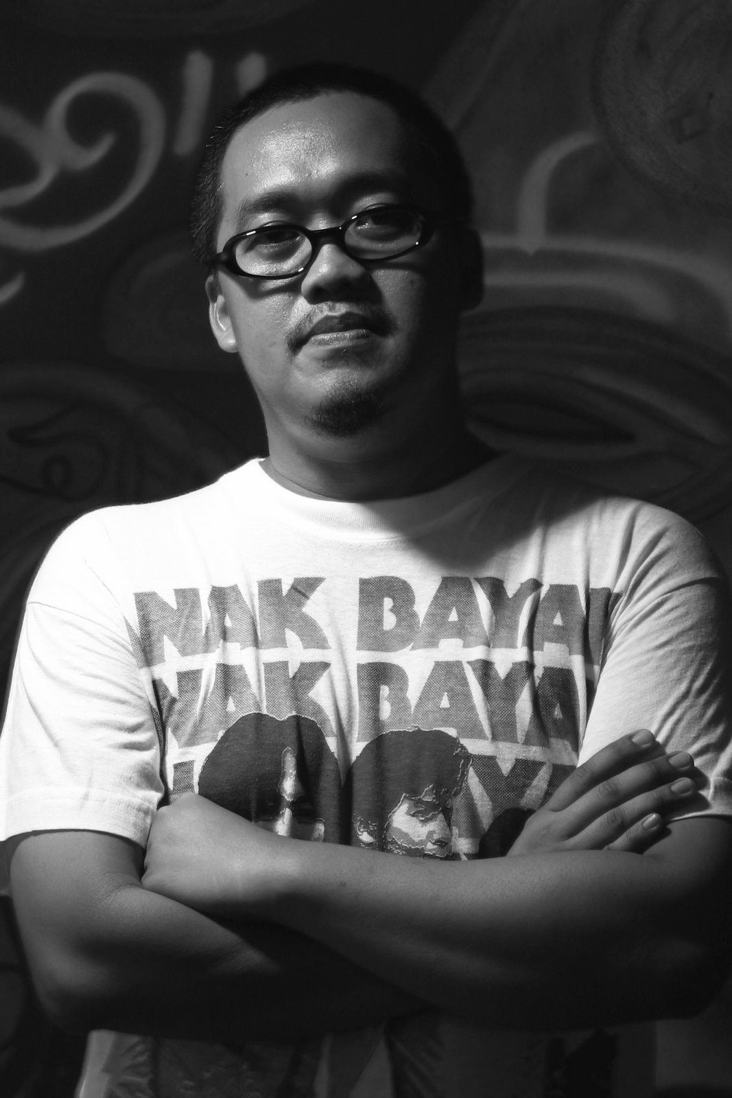 Dennis Empalmado backdrop