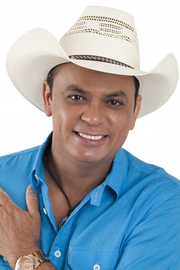 Frank Aguiar backdrop