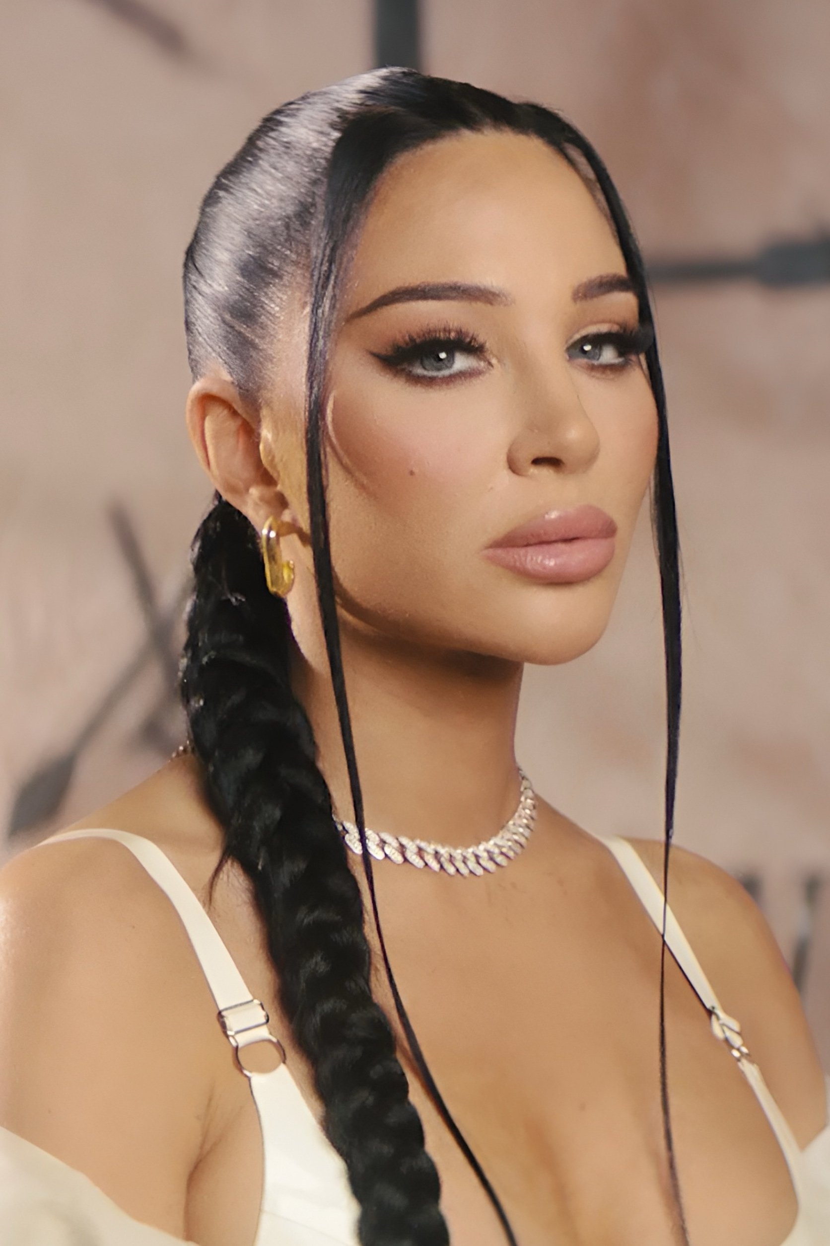 Tulisa Contostavlos backdrop