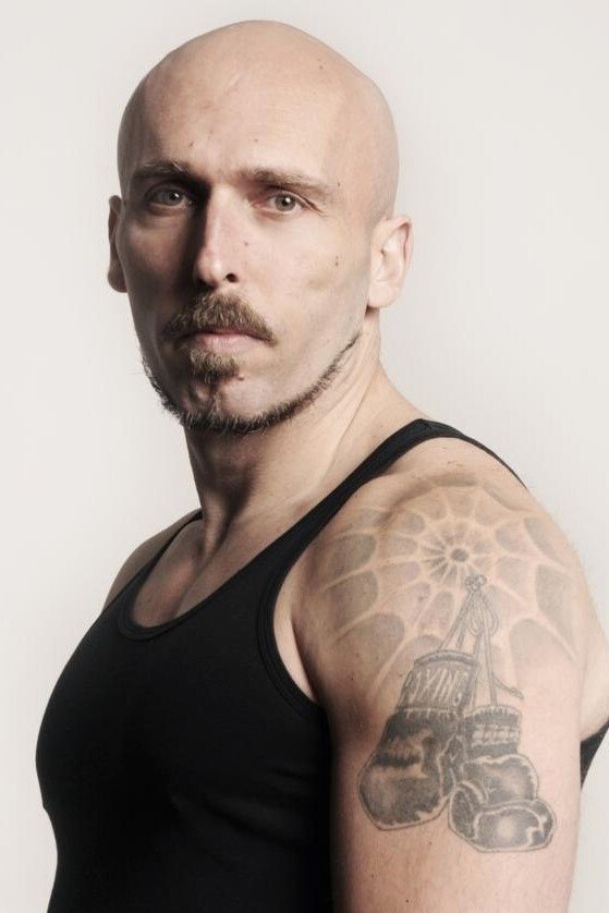 Martín Aslan backdrop