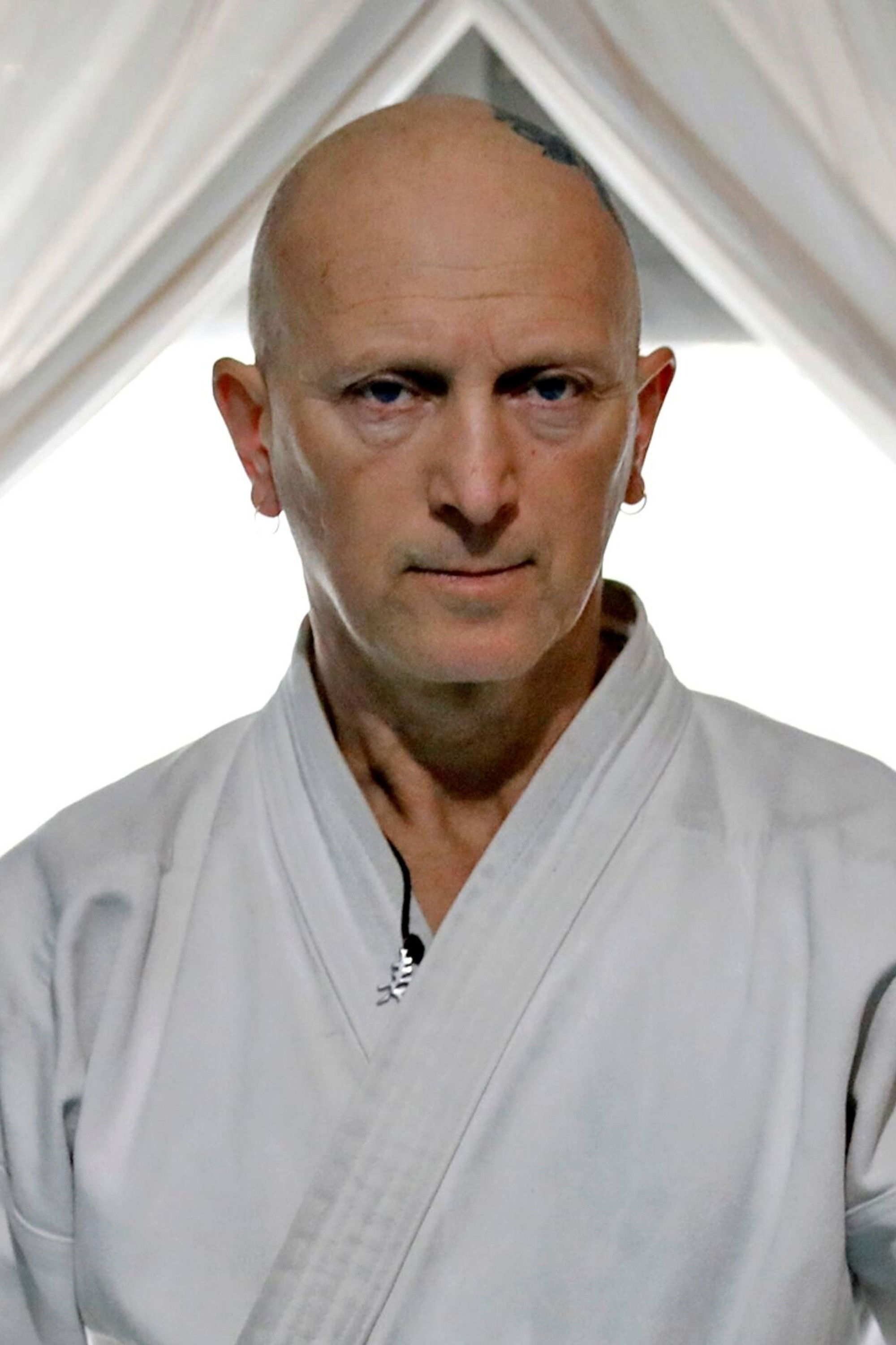 Néstor Varzé backdrop