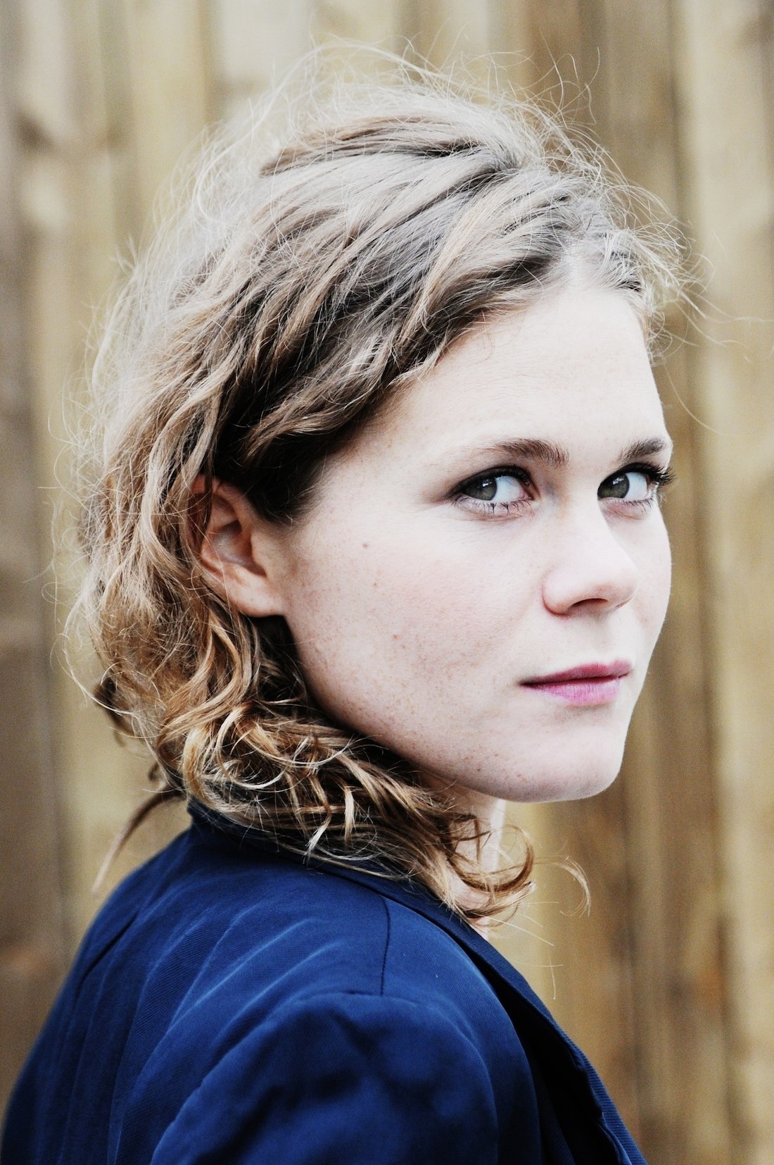 Lea Willkowsky backdrop