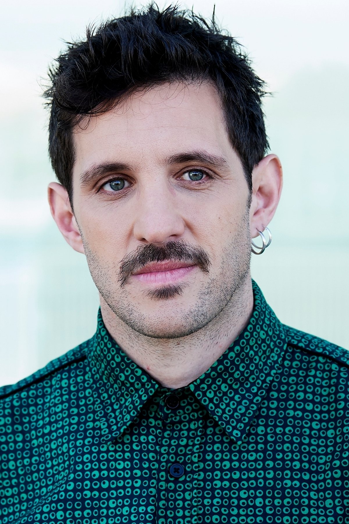 Jota Linares backdrop