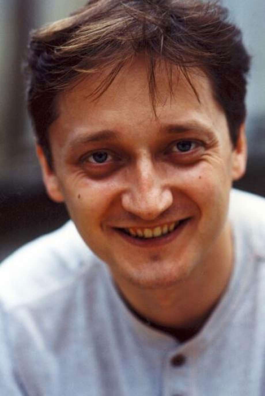 Aleksander Gawek backdrop