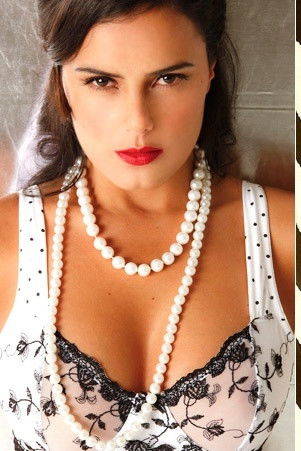 Lucielle di Camargo backdrop