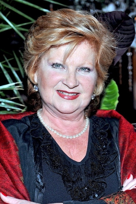 Antonina Girycz backdrop