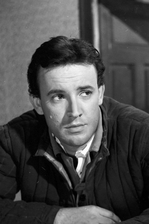 Adam Dzieszyński backdrop