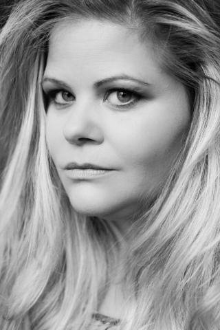 Geneviève Schmidt backdrop