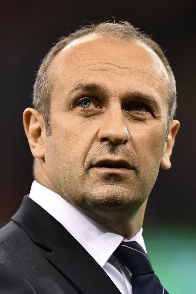 Philippe Saint André backdrop