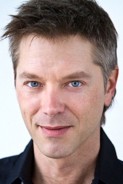 Patrick Huneault backdrop