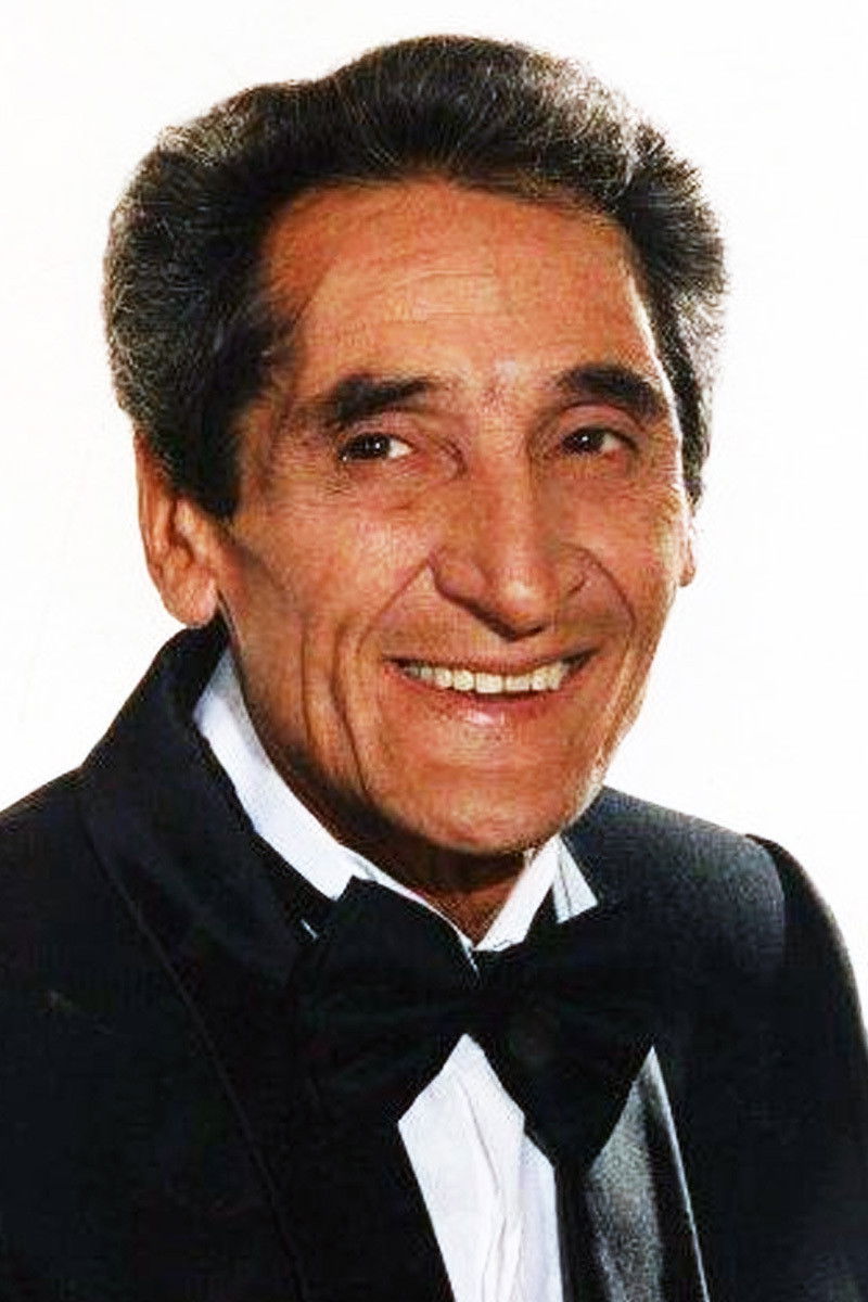 Divino Vivas backdrop