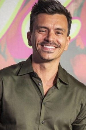 Gustavo Reiz backdrop