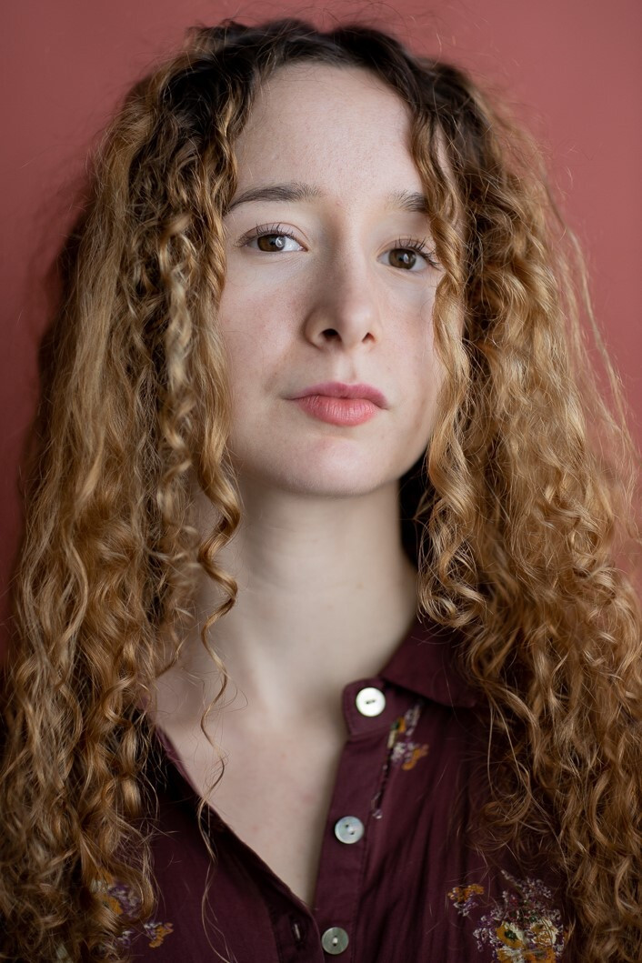 Anna Cortés backdrop