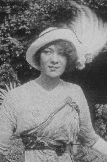 Odessa Warren Grey backdrop