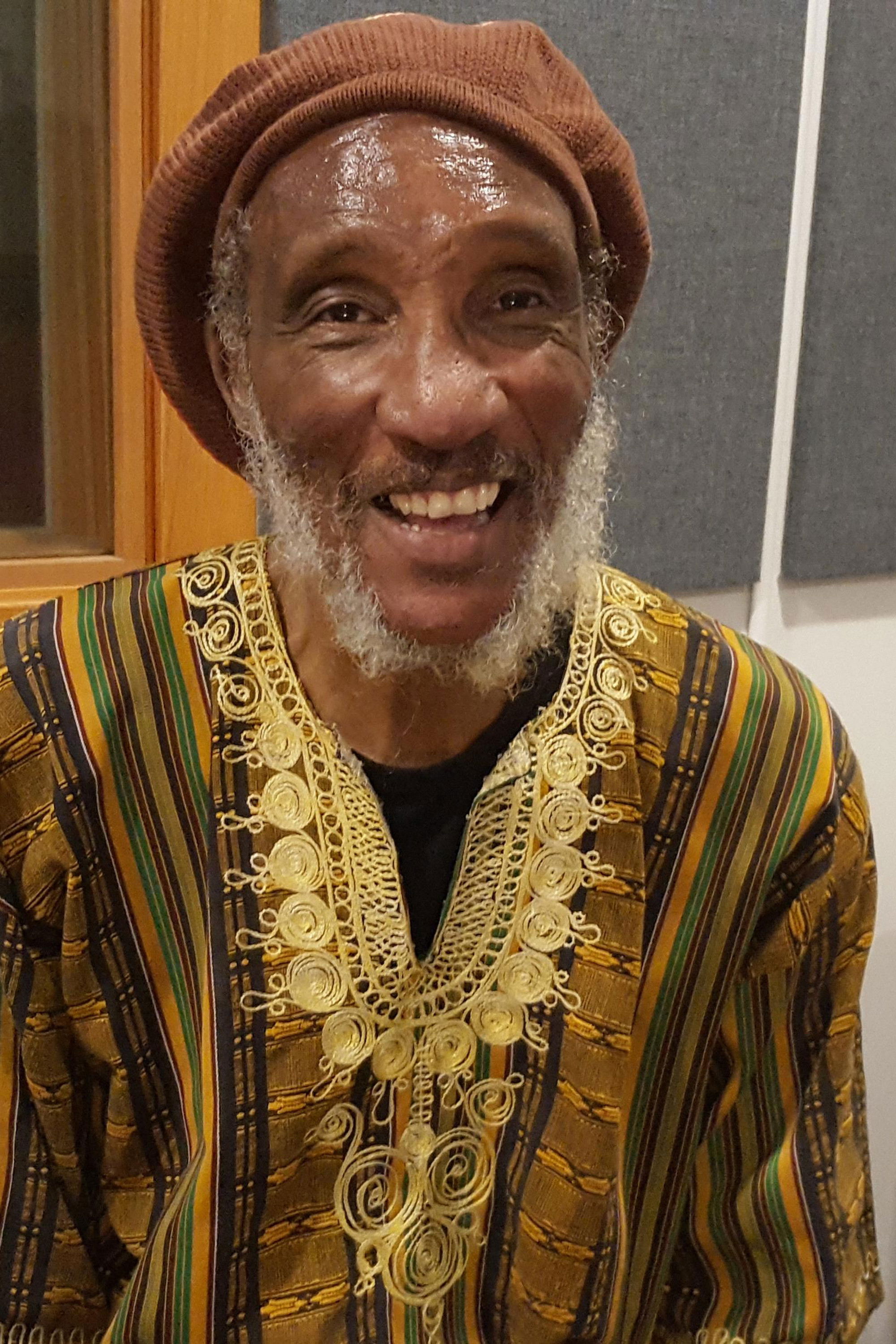 Larry Reni Thomas backdrop