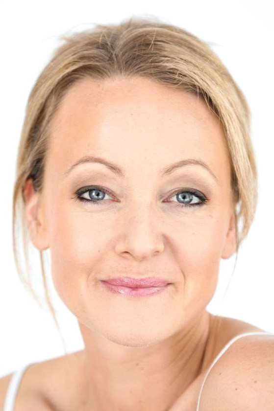 Tess Jamieson-Karaha backdrop