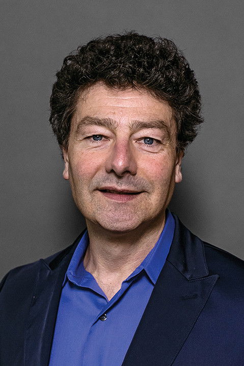 Antoni Cimolino backdrop