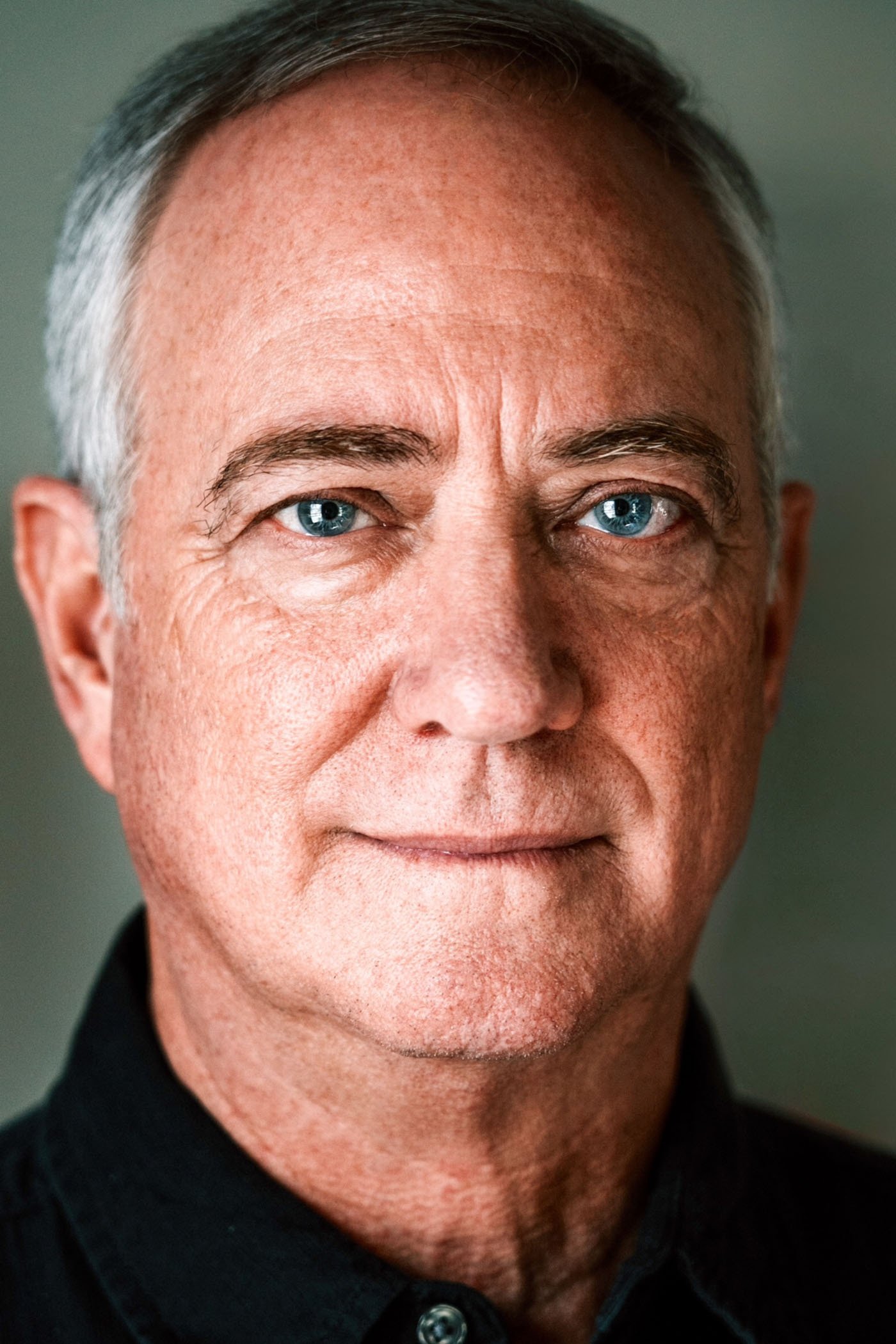 Greg Violand → Greg Violand backdrop