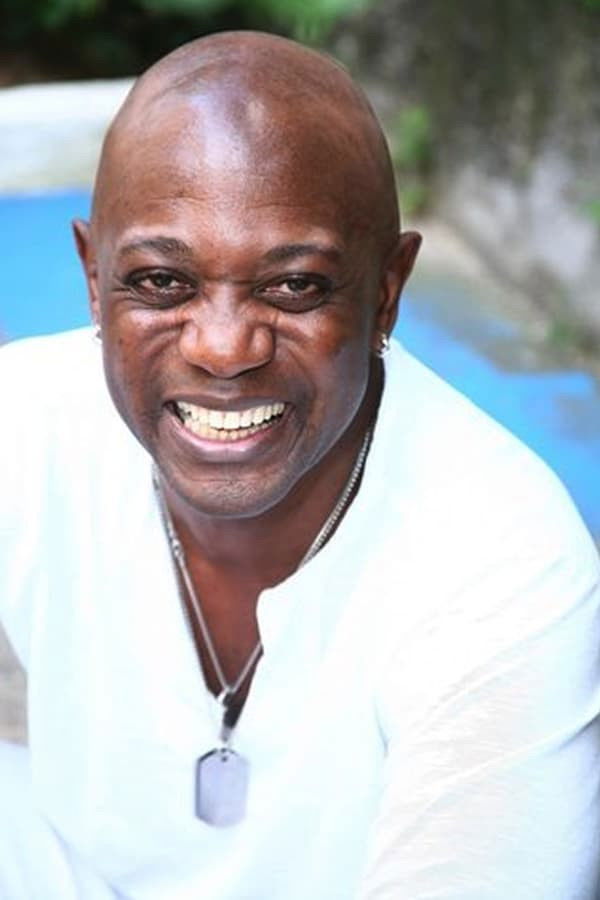 Edson Montenegro backdrop