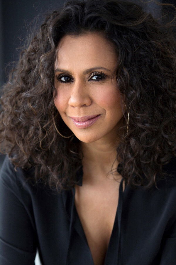 Isabelle Racicot backdrop