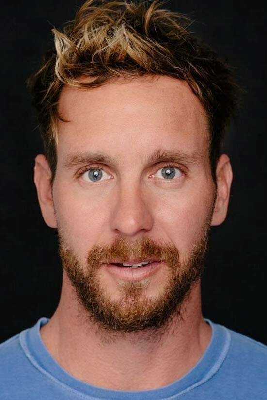 Tyler Nilson backdrop