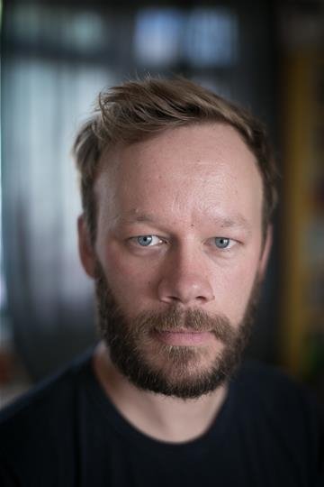 Felix Hayes backdrop