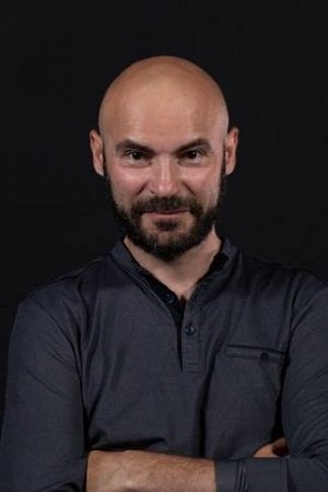 Marian Adochitei backdrop