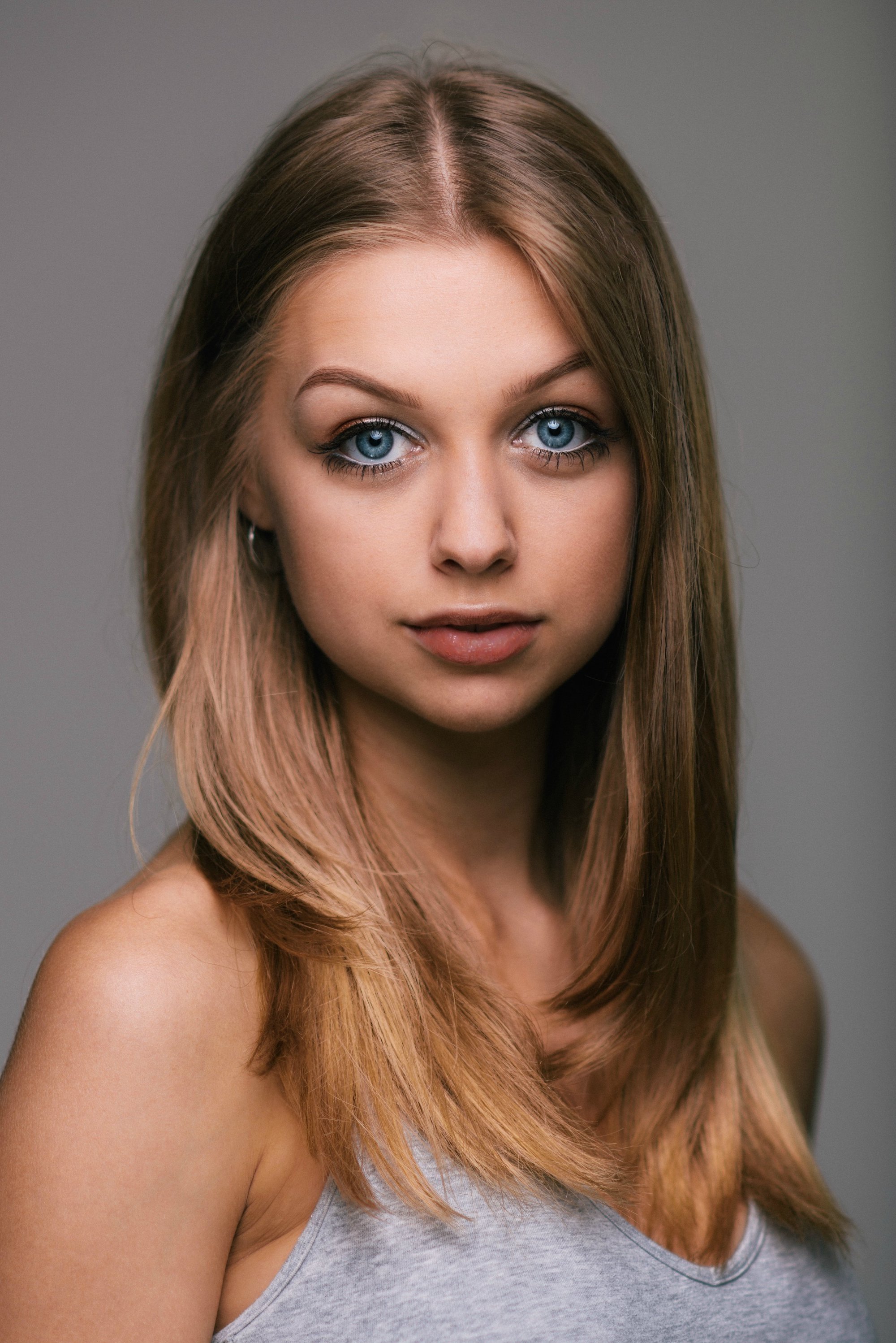 Jess Radomska backdrop