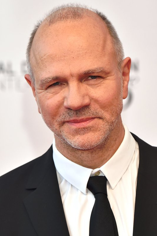 Aurélien Recoing backdrop