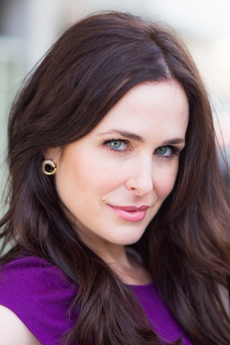 Danielle Bisutti backdrop