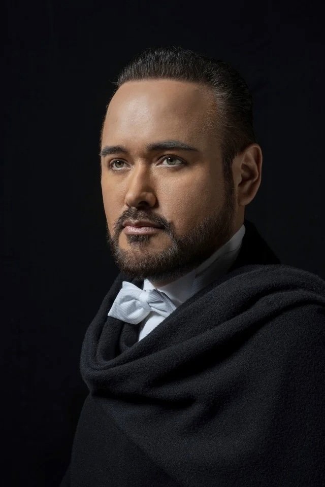 Javier Camarena backdrop