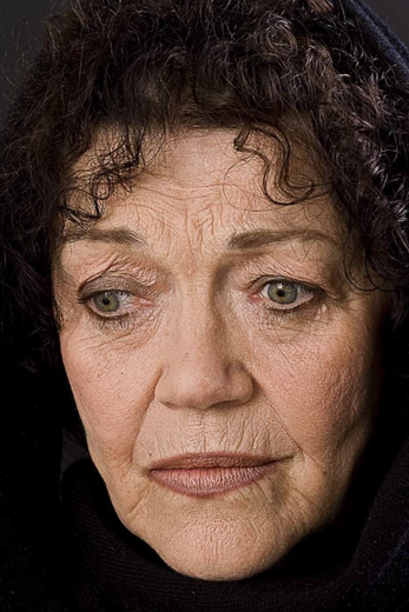 Ruxandra Sireteanu backdrop