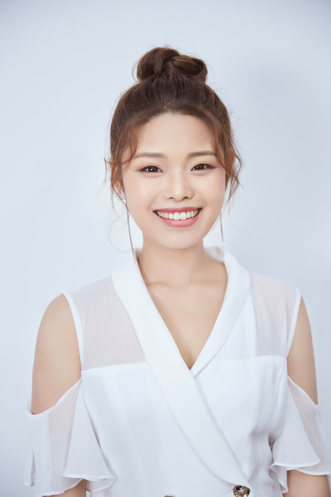 Wang Shasha backdrop