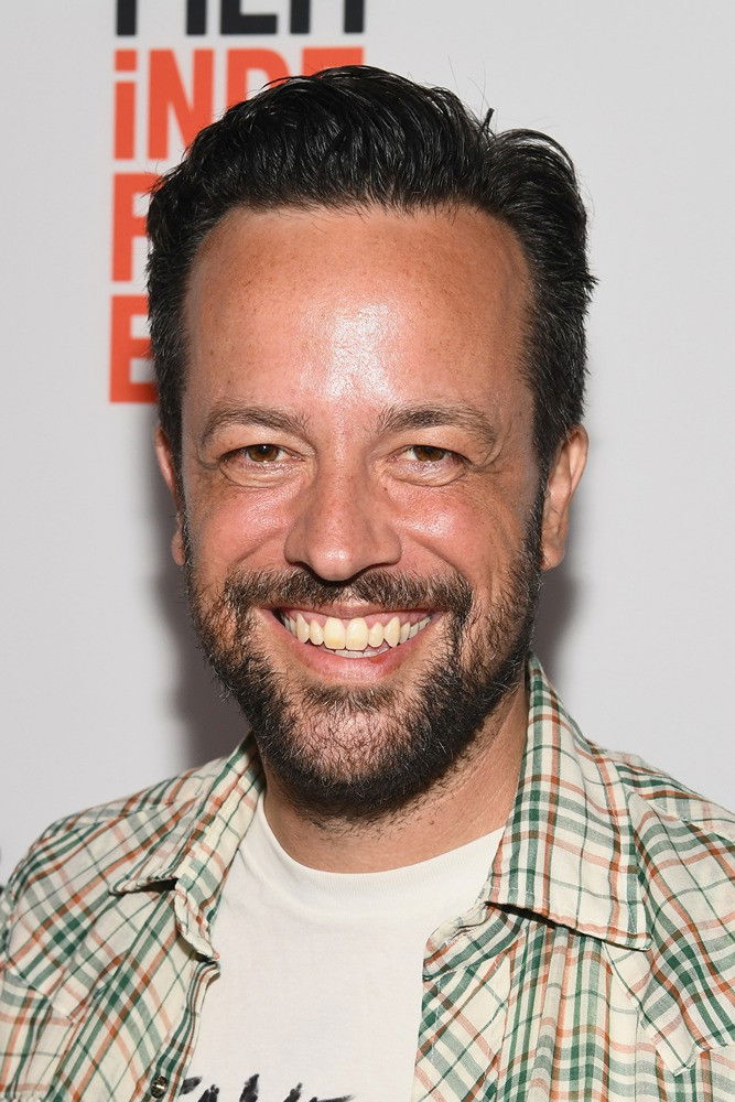 Christian Papierniak backdrop