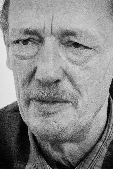 Dr. Axel Stoll backdrop