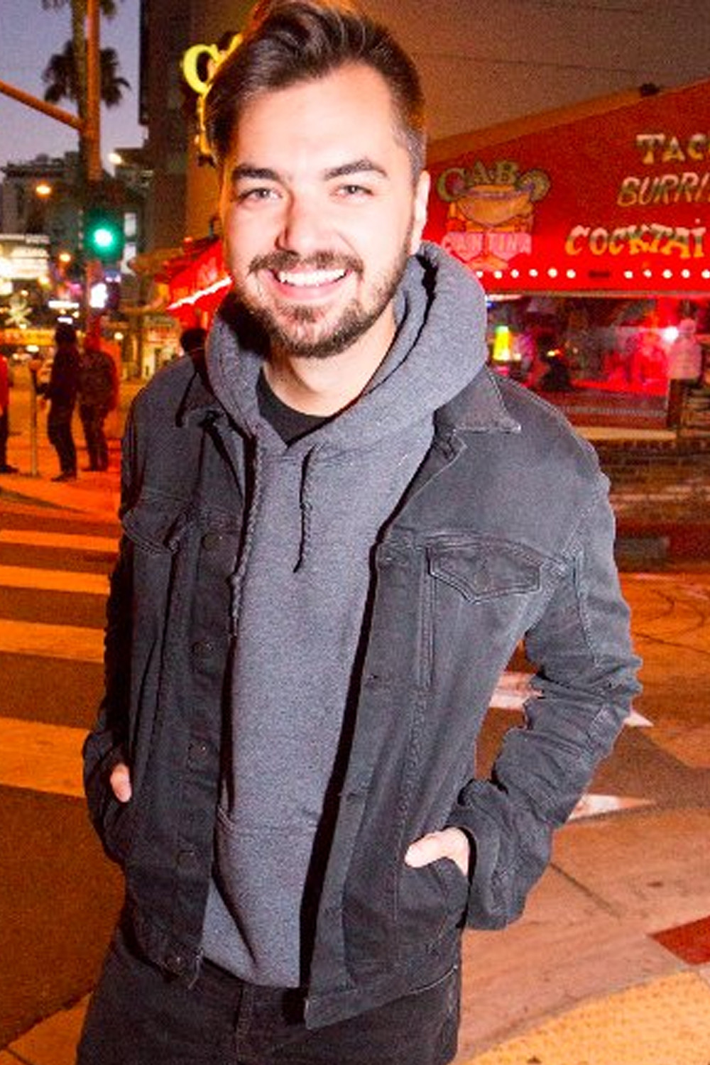 Eliot Morgani backdrop