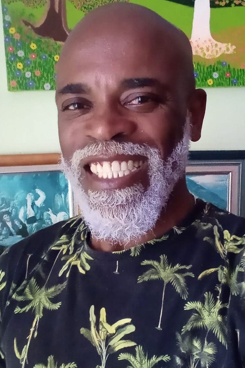 Elidio Netto backdrop