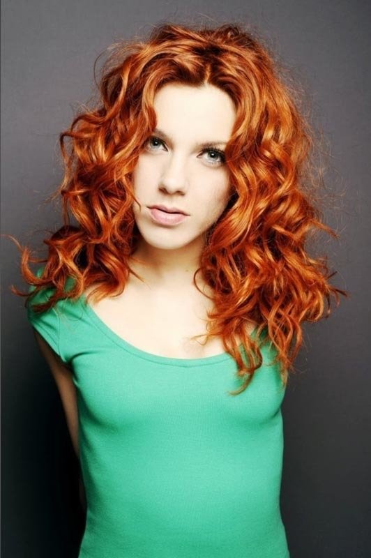 Anaïs Delva backdrop