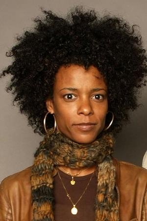 Leslie Silva backdrop