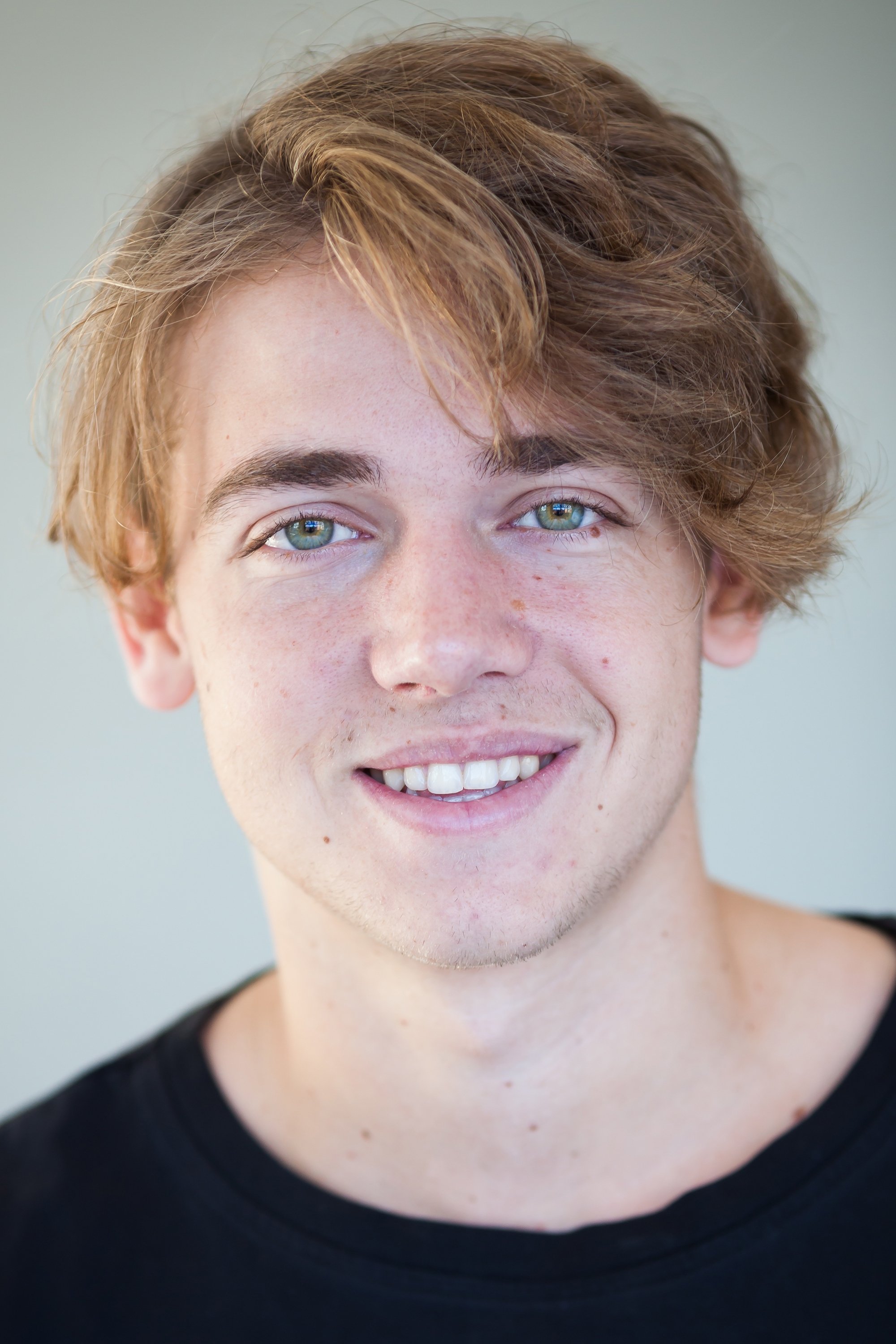 Gabriel Verdier backdrop