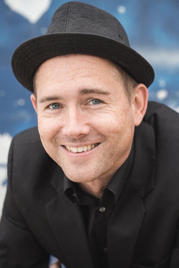 Marcin Bortkiewicz backdrop