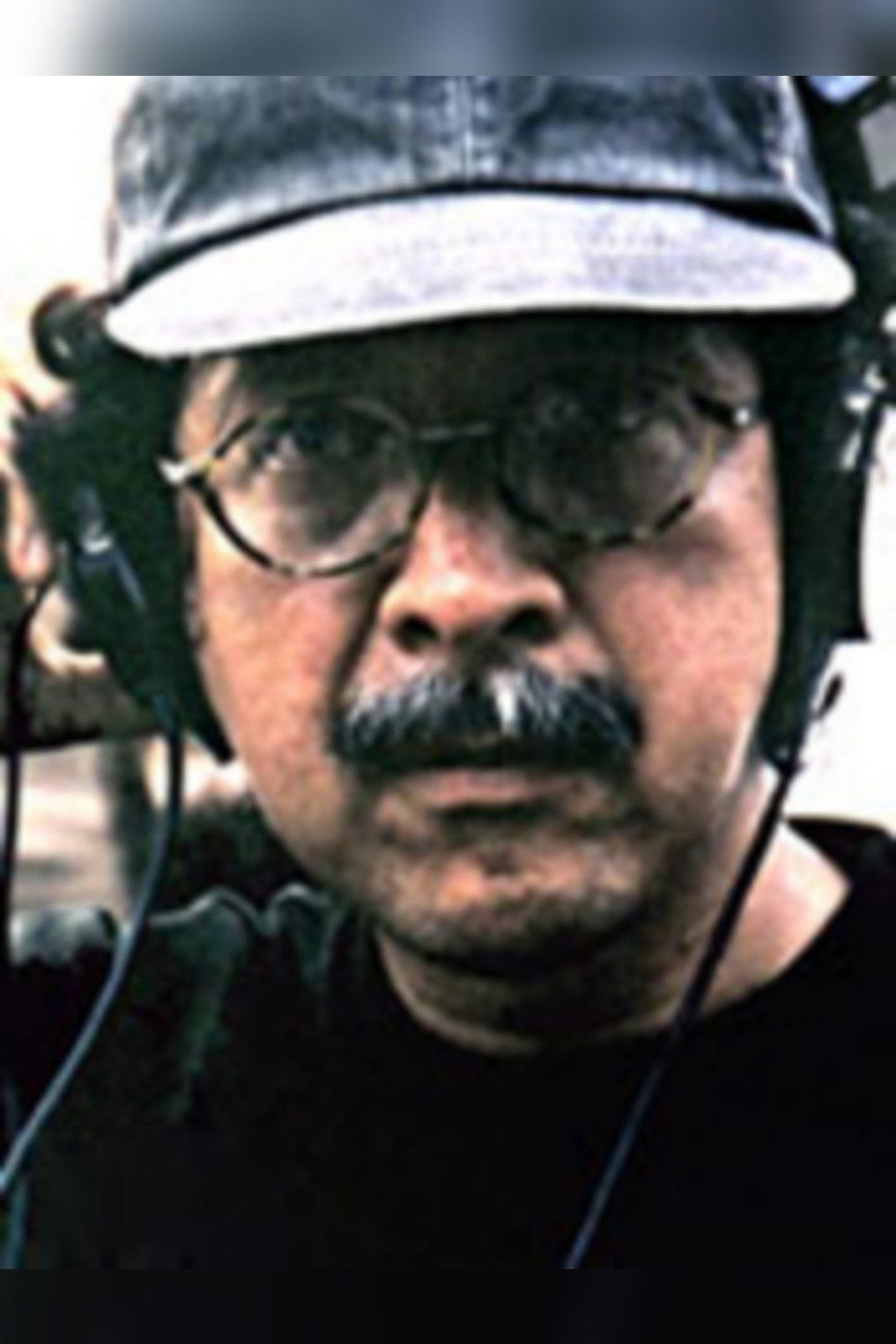 Luis Fernando Bottia backdrop