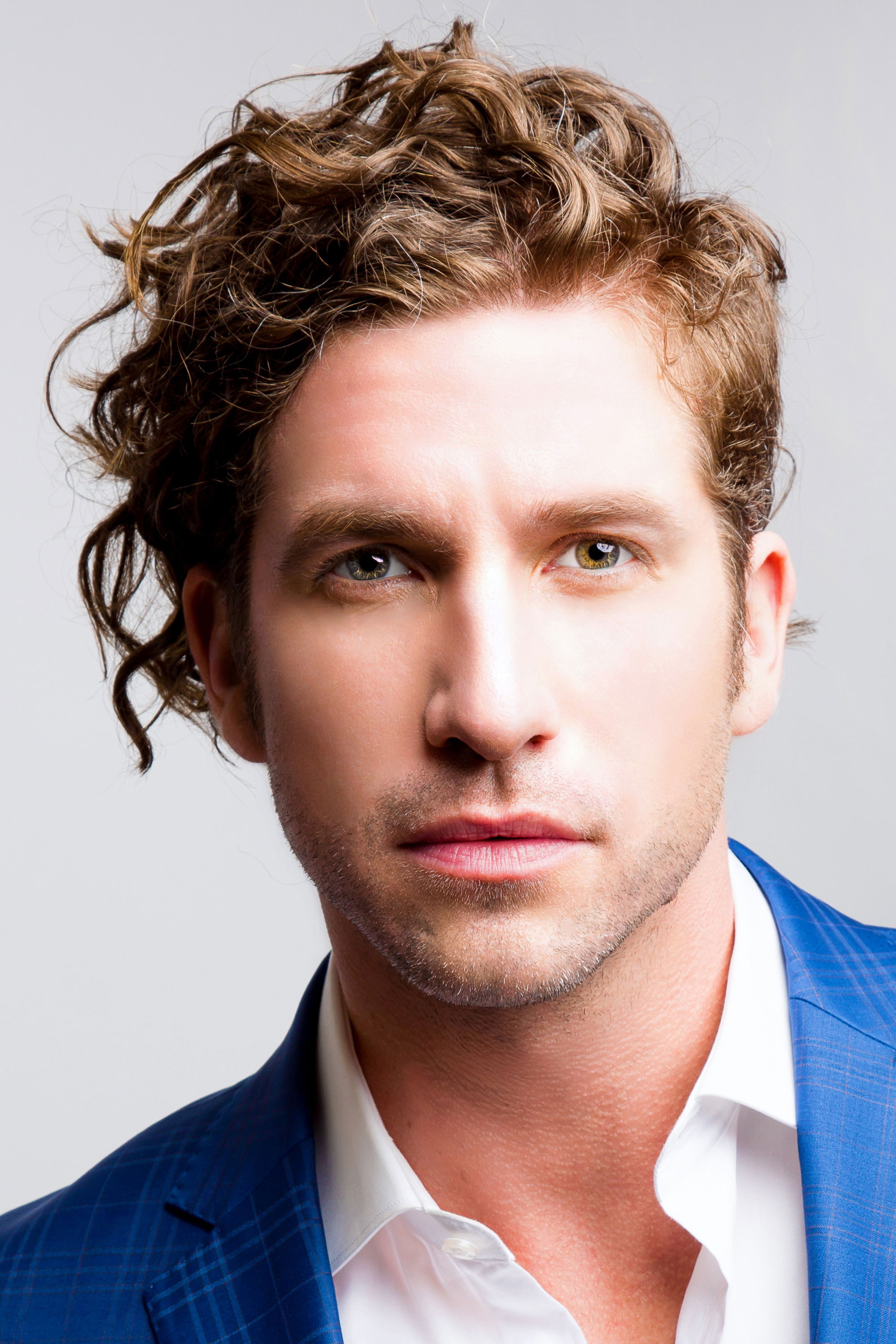 Jonas Tomalty backdrop