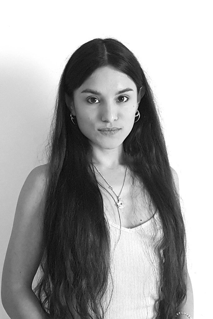 Kajika Aki Ferrazzini backdrop