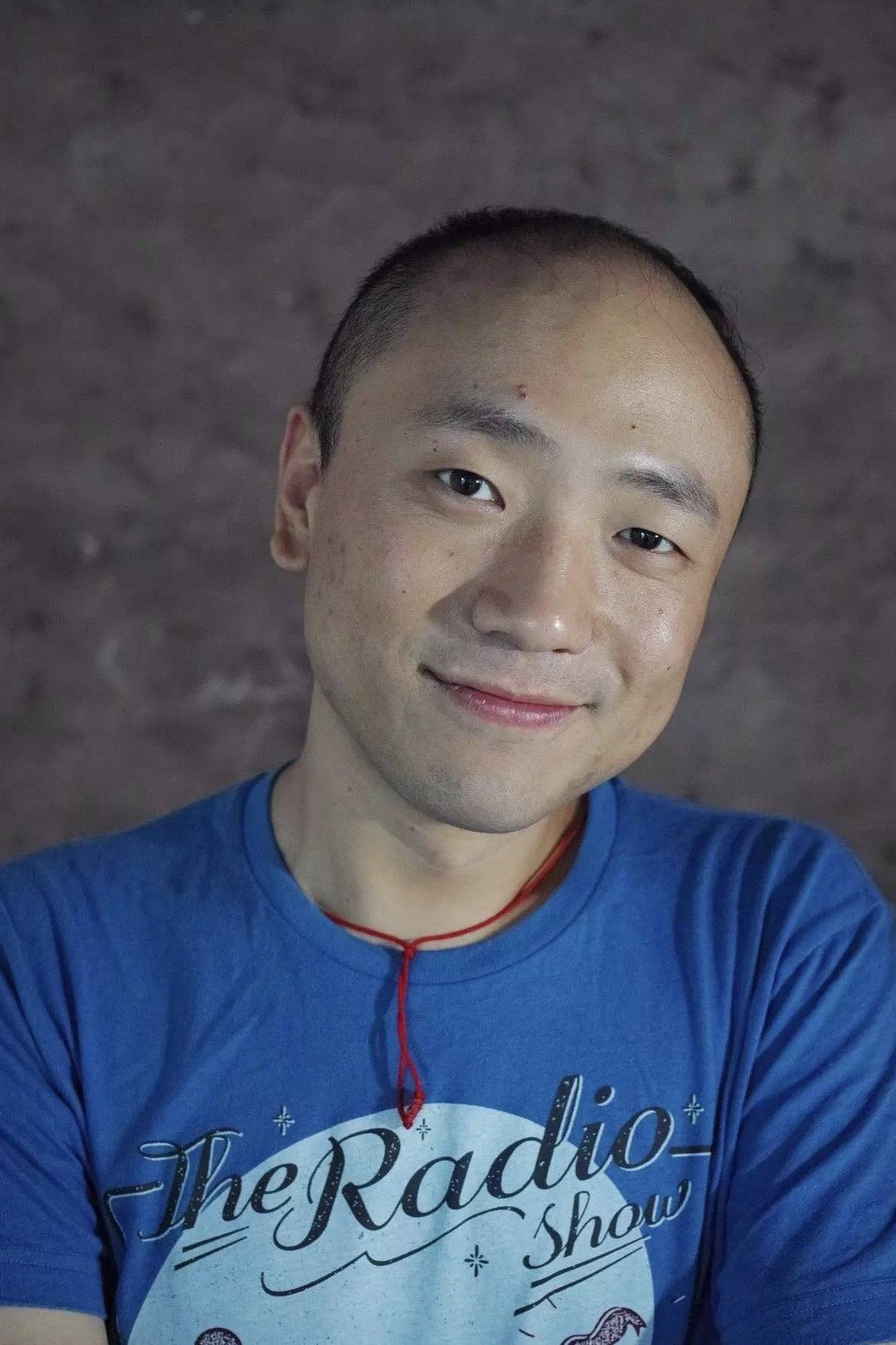 Qiu Jiongjiong backdrop