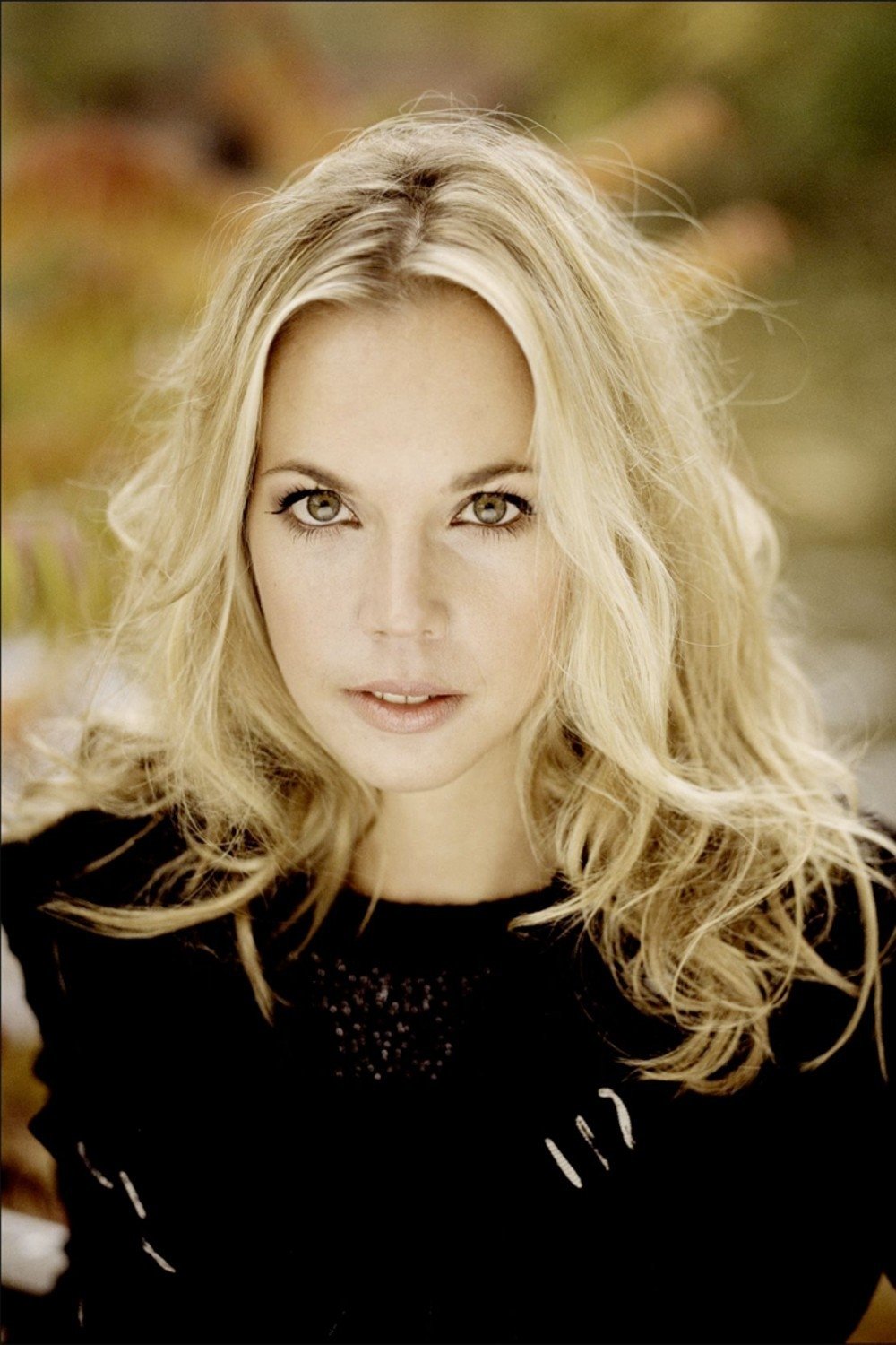 Mojca Erdmann backdrop